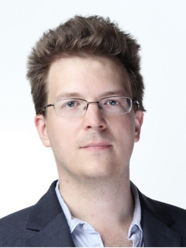Dr Andrej  Corovic