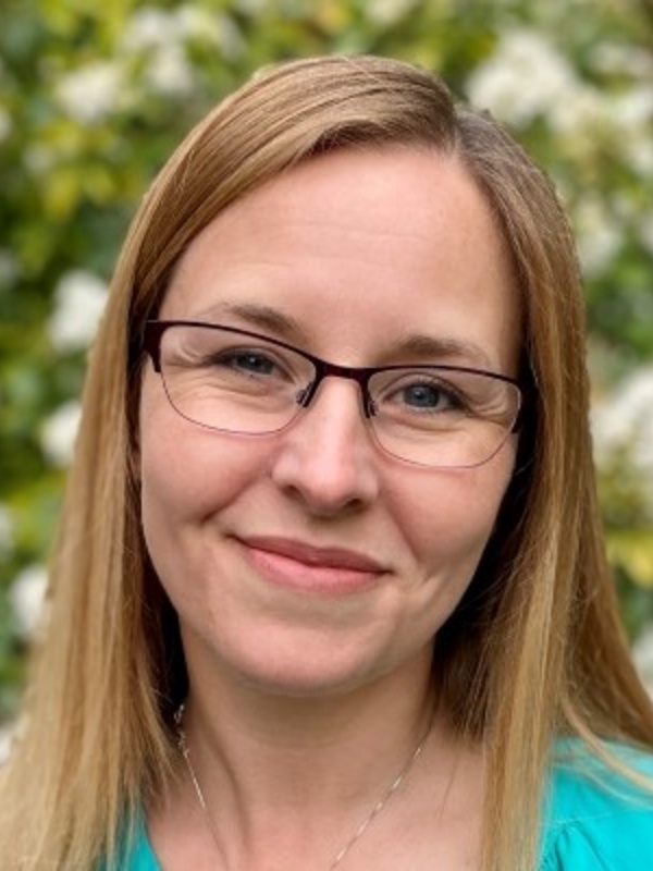  Lisa Pennells