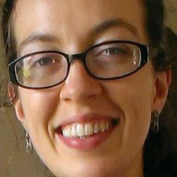 Dr Clare  Oliver-Williams