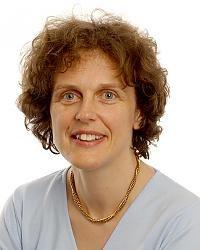 Dr Elizabeth  Warburton