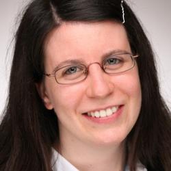 Dr Romina  Petersen